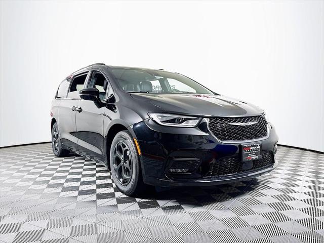 2025 Chrysler Pacifica Hybrid PACIFICA PLUG-IN HYBRID S APPEARANCE