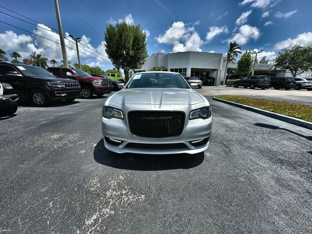 2022 Chrysler 300 Touring L