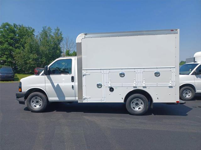2025 Chevrolet Express Cutaway Work Van