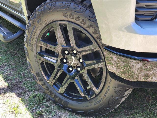 2025 Chevrolet Silverado 1500 4WD Crew Cab Standard Bed LT Trail Boss