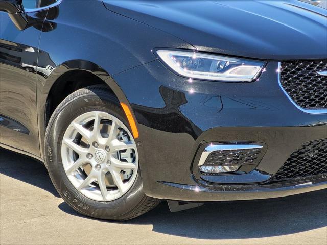 2025 Chrysler Pacifica PACIFICA SELECT