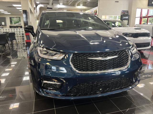 2025 Chrysler Pacifica PACIFICA SELECT