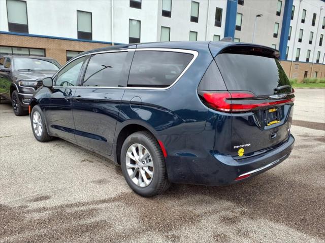 2025 Chrysler Pacifica PACIFICA SELECT AWD