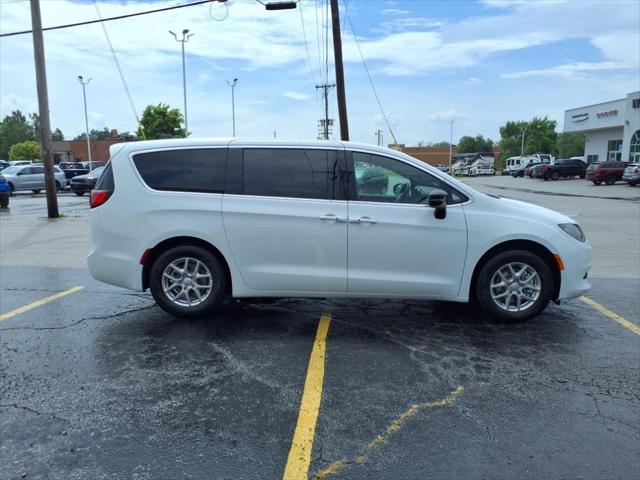 2025 Chrysler Voyager VOYAGER LX