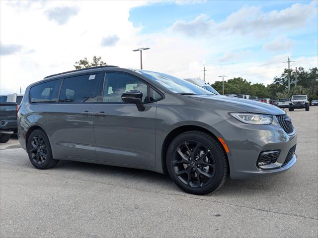 2025 Chrysler Pacifica PACIFICA LIMITED