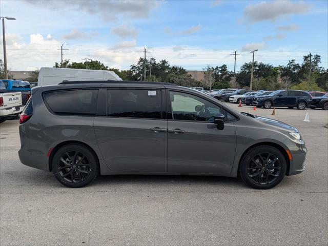 2025 Chrysler Pacifica PACIFICA LIMITED