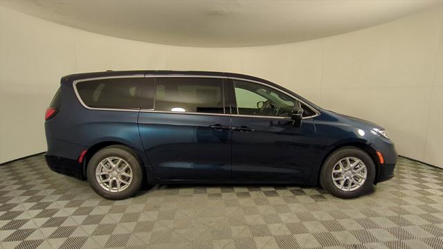 2025 Chrysler Pacifica PACIFICA SELECT