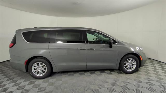 2025 Chrysler Pacifica PACIFICA SELECT
