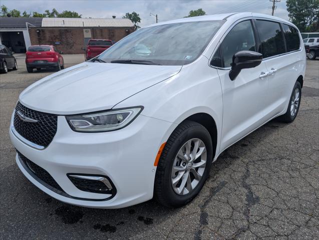 2025 Chrysler Pacifica PACIFICA SELECT AWD