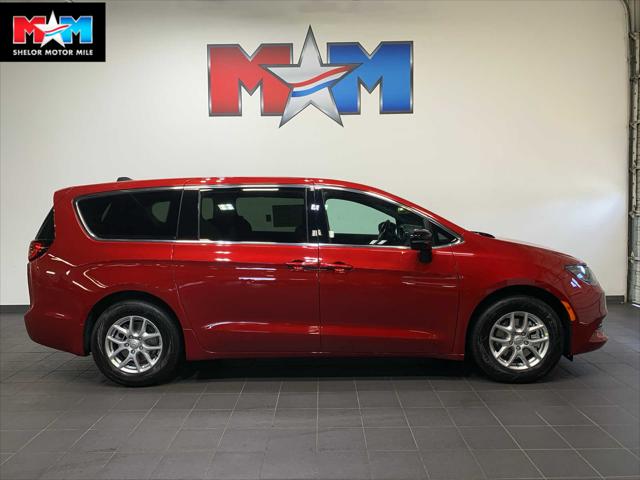 2025 Chrysler Voyager VOYAGER LX