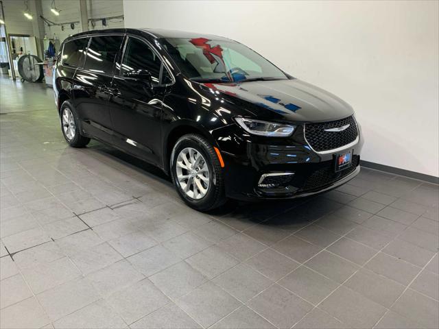 2025 Chrysler Pacifica PACIFICA SELECT AWD