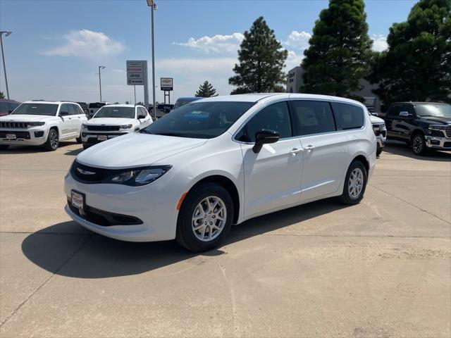 2025 Chrysler Voyager VOYAGER LX