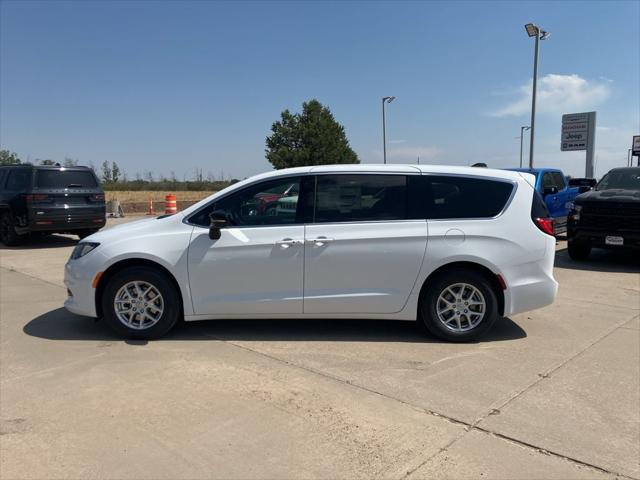 2025 Chrysler Voyager VOYAGER LX