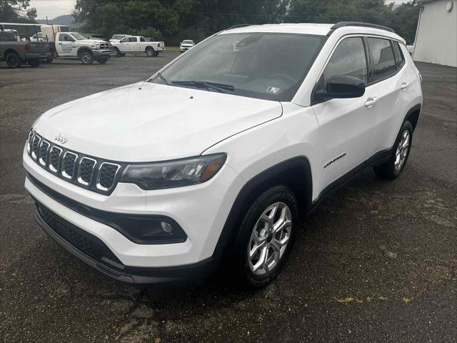 2025 Jeep Compass COMPASS LATITUDE 4X4