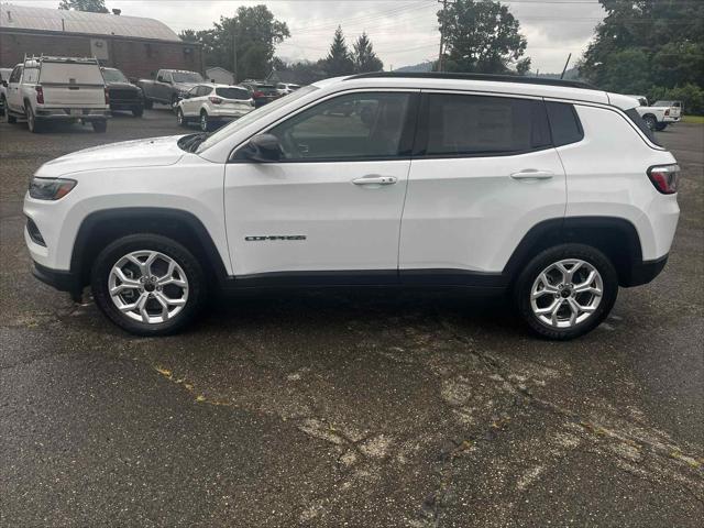 2025 Jeep Compass COMPASS LATITUDE 4X4