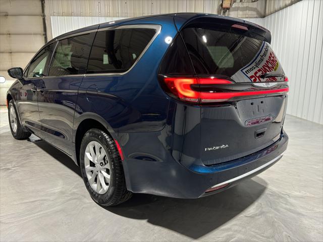 2025 Chrysler Pacifica PACIFICA SELECT AWD