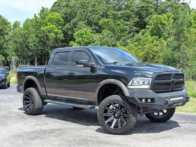 2017 RAM 1500 Laramie Crew Cab 4x4 57 Box