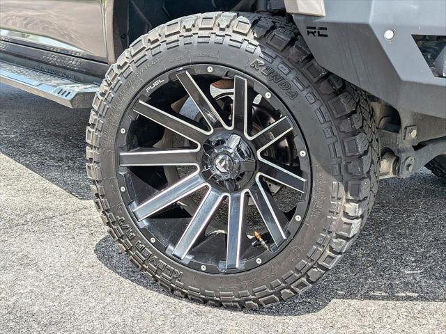 2017 RAM 1500 Laramie Crew Cab 4x4 57 Box