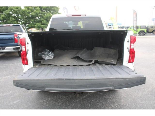 2022 Chevrolet Silverado 1500 4WD Crew Cab Standard Bed Custom