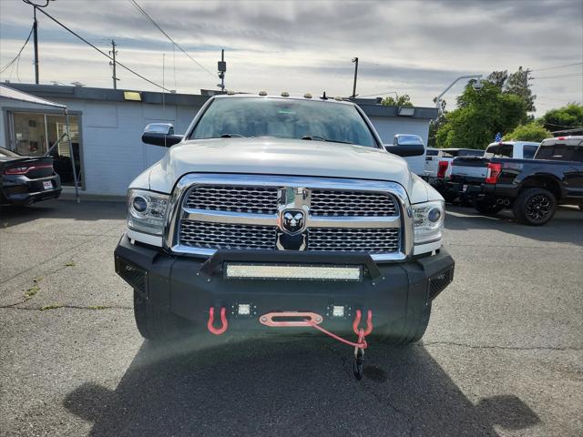 2017 RAM 3500 Laramie Crew Cab 4x4 64 Box