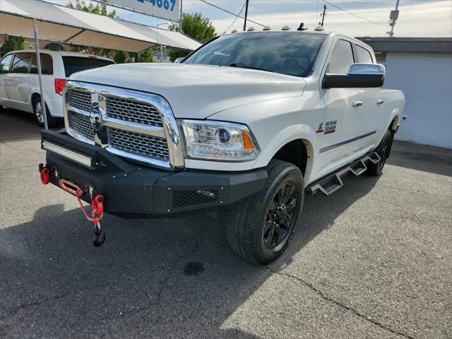 2017 RAM 3500 Laramie Crew Cab 4x4 64 Box