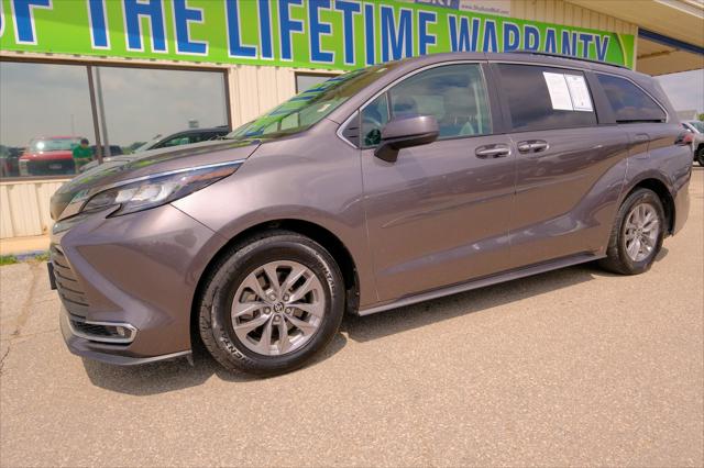 2022 Toyota Sienna XLE