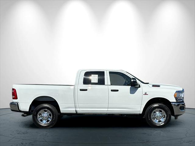2024 RAM 2500 Tradesman Crew Cab 4x4 64 Box