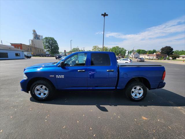 2017 RAM 1500 Express Crew Cab 4x4 57 Box