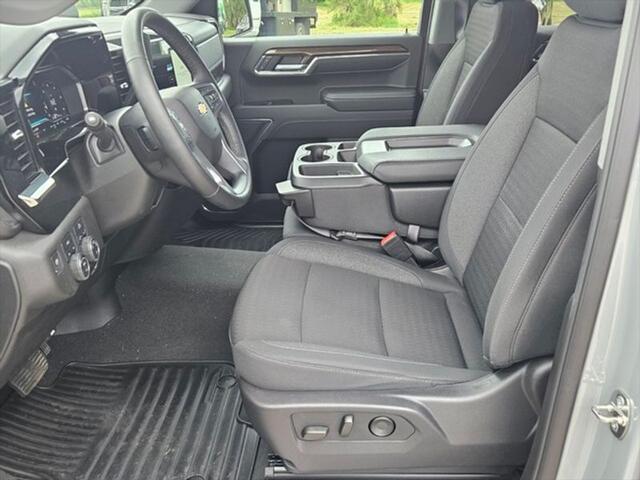2024 Chevrolet Silverado 1500 4WD Crew Cab Short Bed LT with 2FL