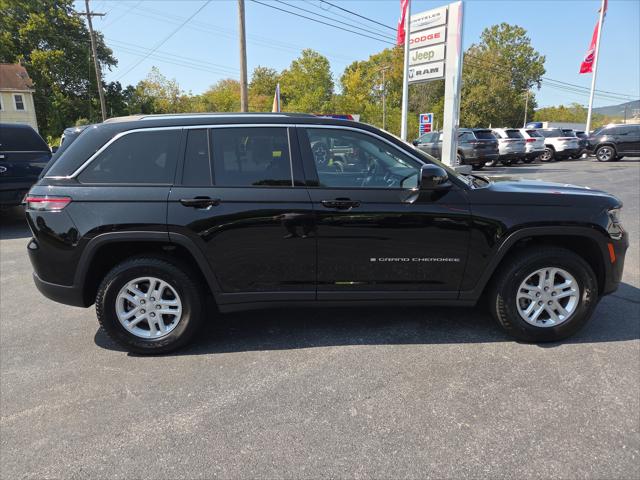 2022 Jeep Grand Cherokee Laredo 4x4