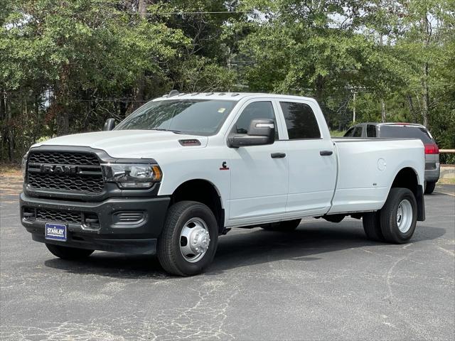 2024 RAM 3500 Tradesman Crew Cab 4x4 8 Box