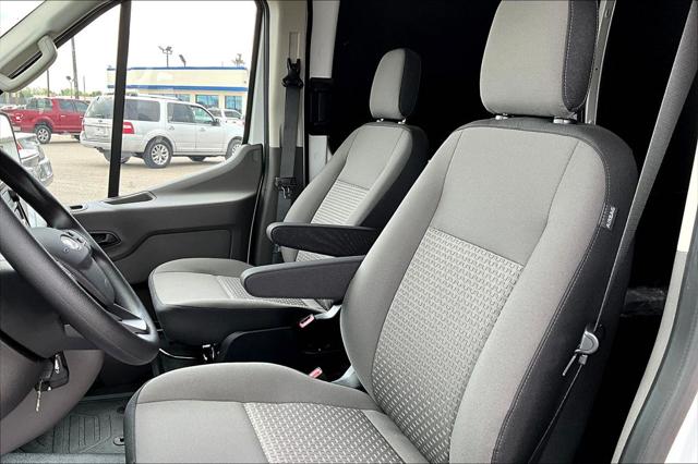 2025 Ford Transit Cargo Van Base