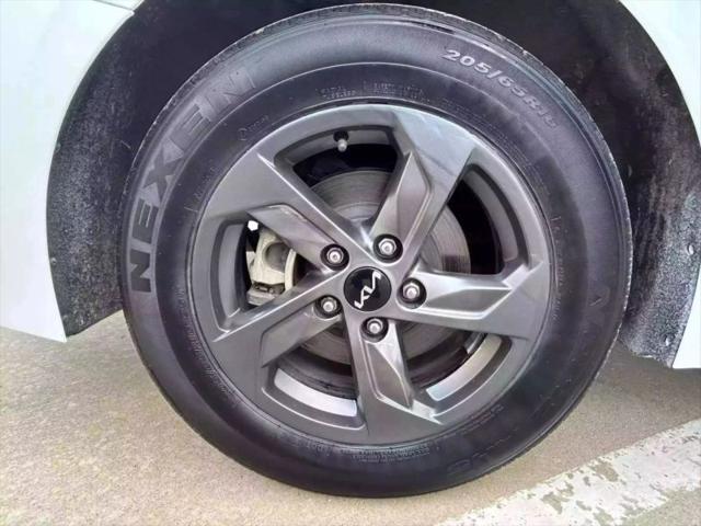 2023 Kia K5 LXS