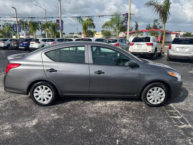 2017 Nissan Versa 1.6 S+