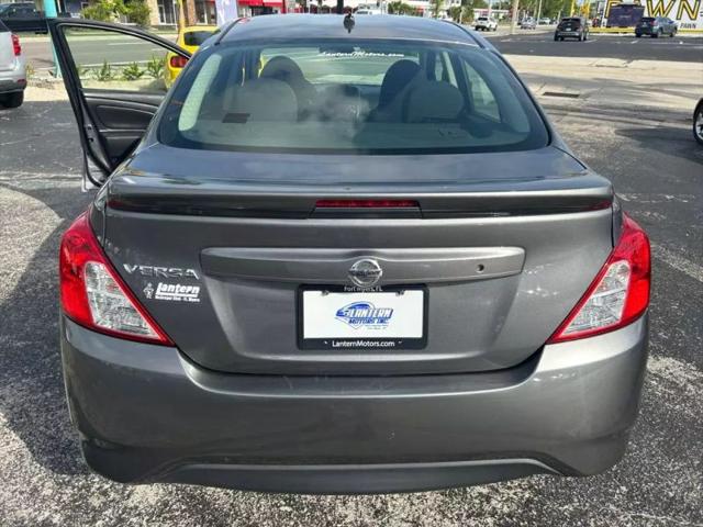 2017 Nissan Versa 1.6 S+