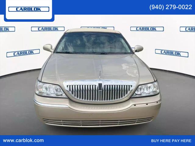 2011 Lincoln Town Car Signature Limited