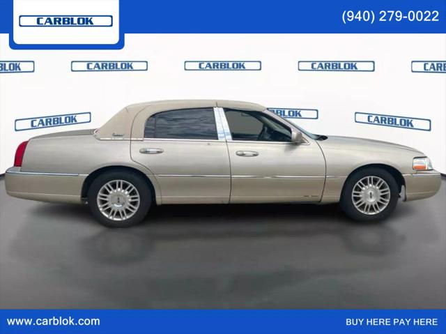 2011 Lincoln Town Car Signature Limited