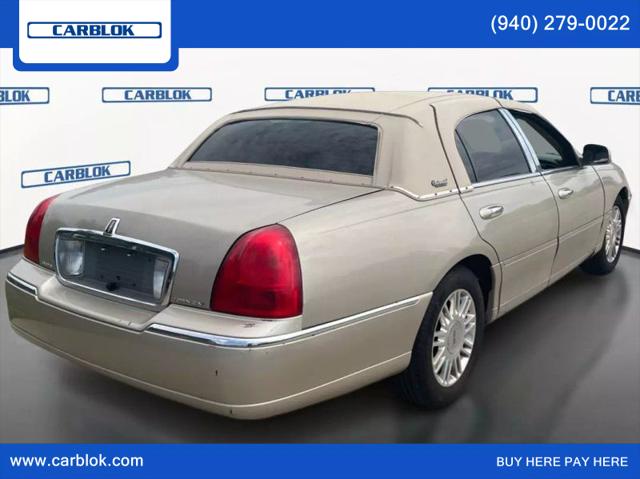 2011 Lincoln Town Car Signature Limited