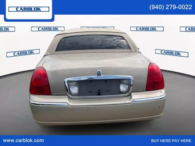 2011 Lincoln Town Car Signature Limited