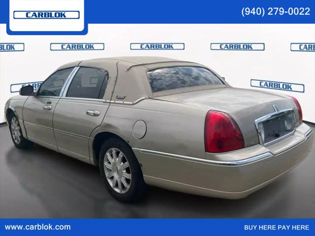 2011 Lincoln Town Car Signature Limited