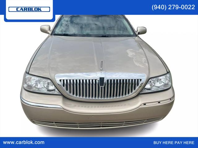 2011 Lincoln Town Car Signature Limited