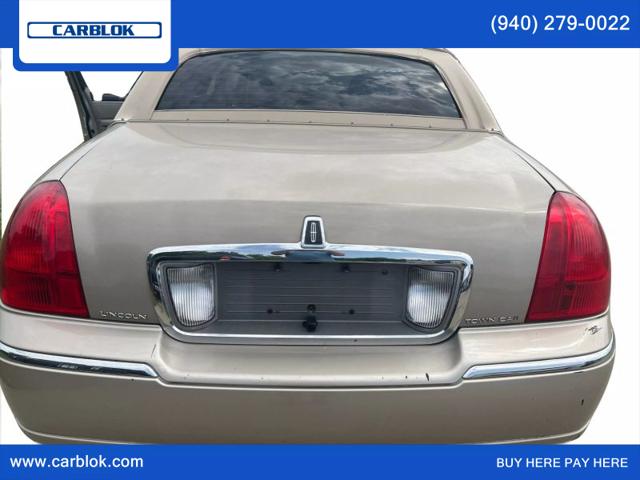 2011 Lincoln Town Car Signature Limited