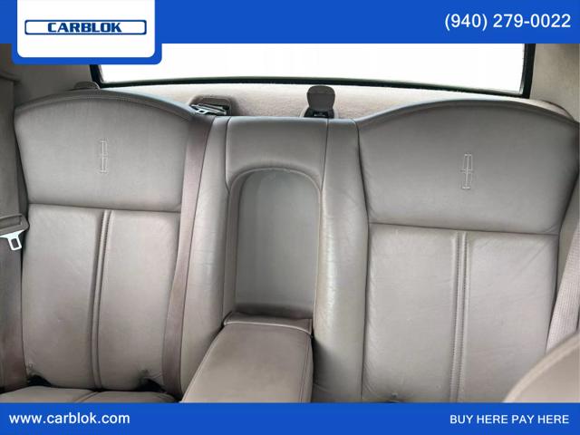 2011 Lincoln Town Car Signature Limited