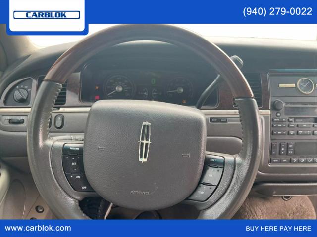 2011 Lincoln Town Car Signature Limited