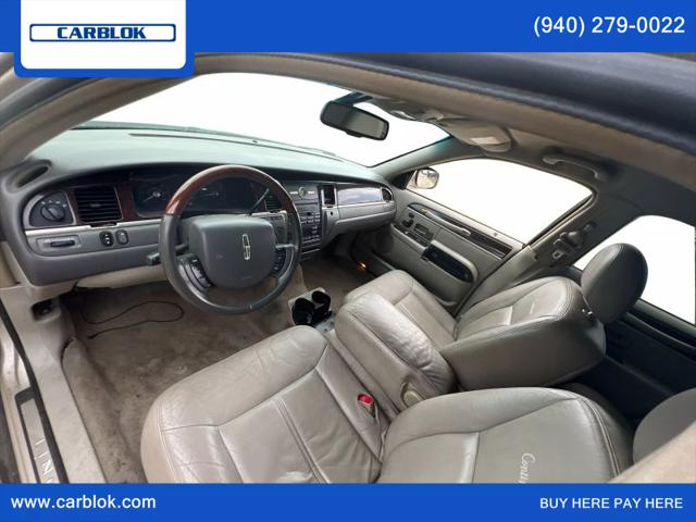 2011 Lincoln Town Car Signature Limited