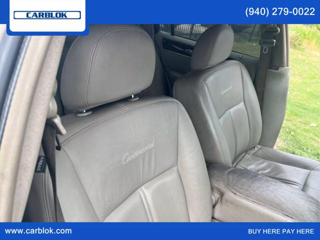 2011 Lincoln Town Car Signature Limited