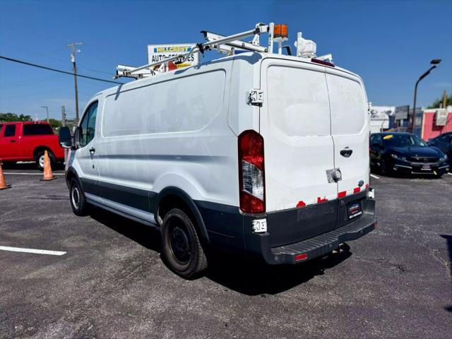 2015 Ford Transit w/60/40 Side Door w/RWB