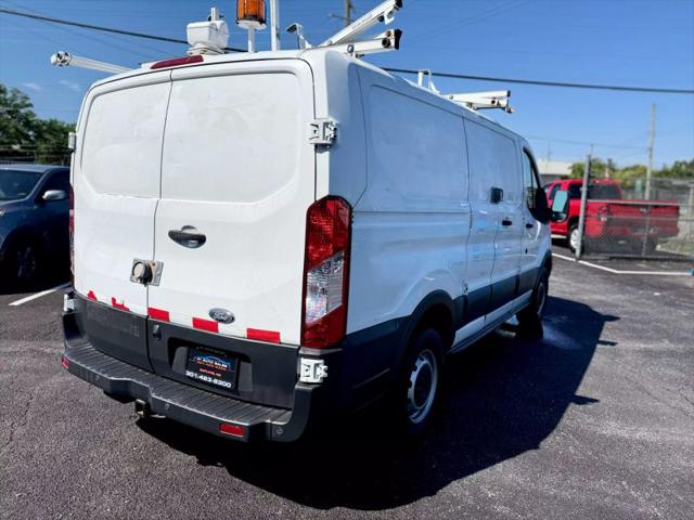 2015 Ford Transit w/60/40 Side Door w/RWB