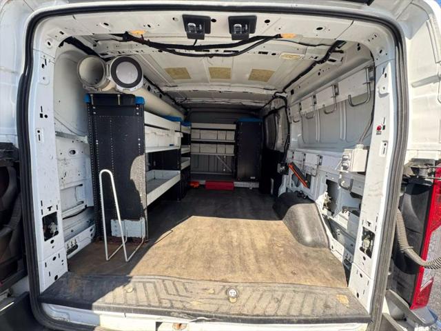2015 Ford Transit w/60/40 Side Door w/RWB