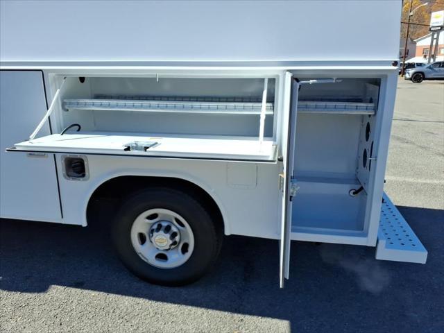 2025 Chevrolet Express Cutaway Work Van